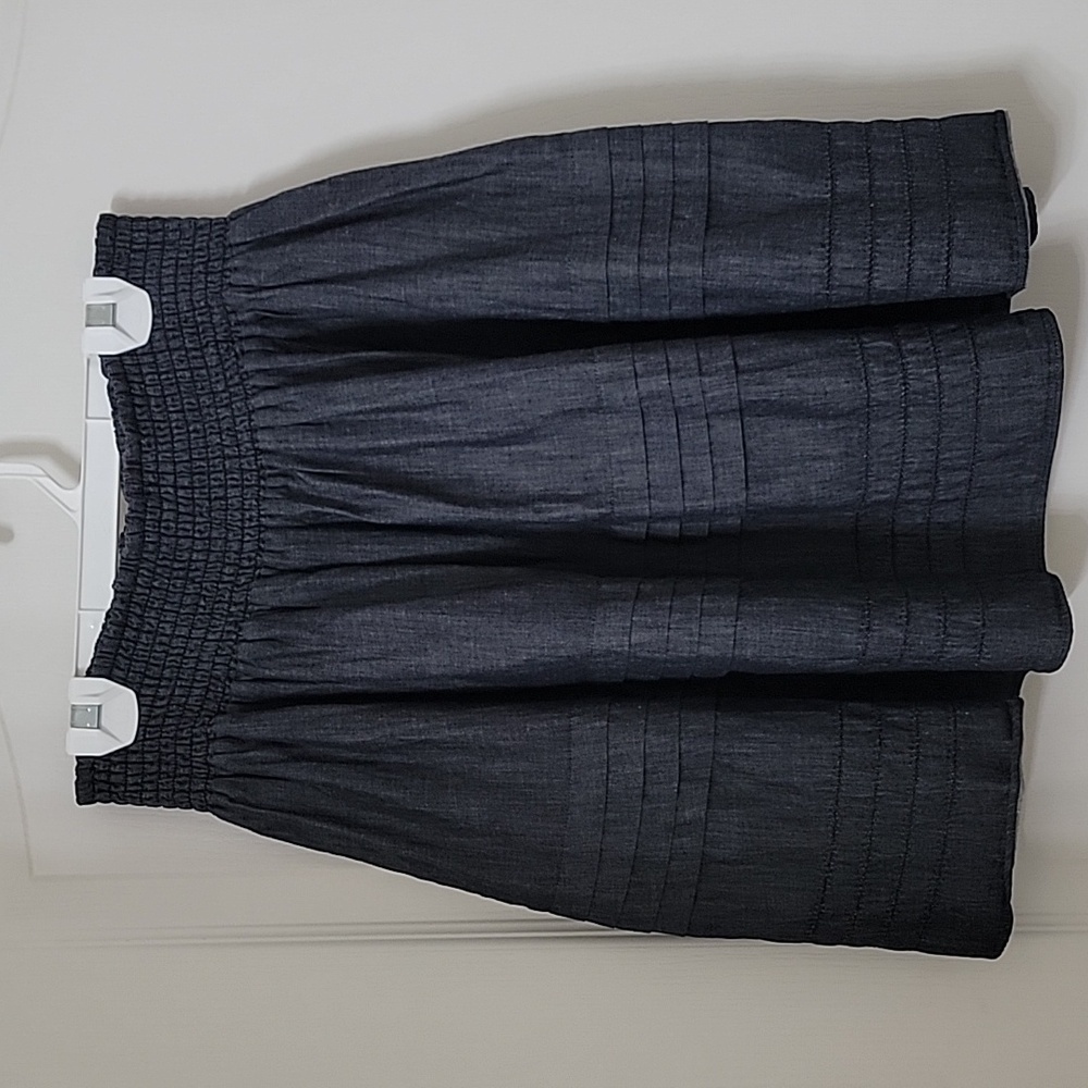 New York & Company Size S Dark Wash Blue Chambray Tiered Smocked Waist Skirt